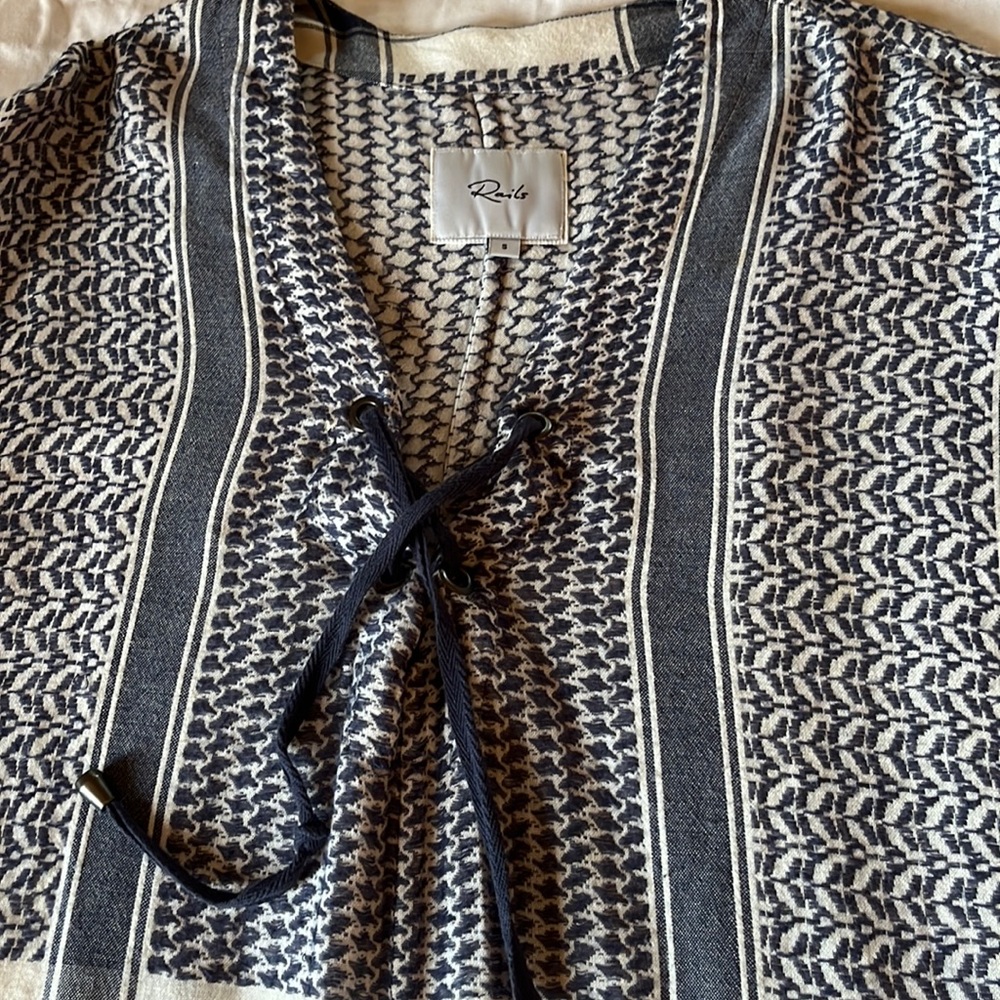 Small Rails Popover Blouse In Blue And White - image 1